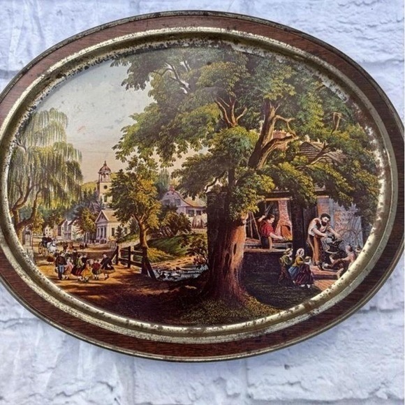 Cottage Core Vintage Trays Pair - Picture 7 of 8